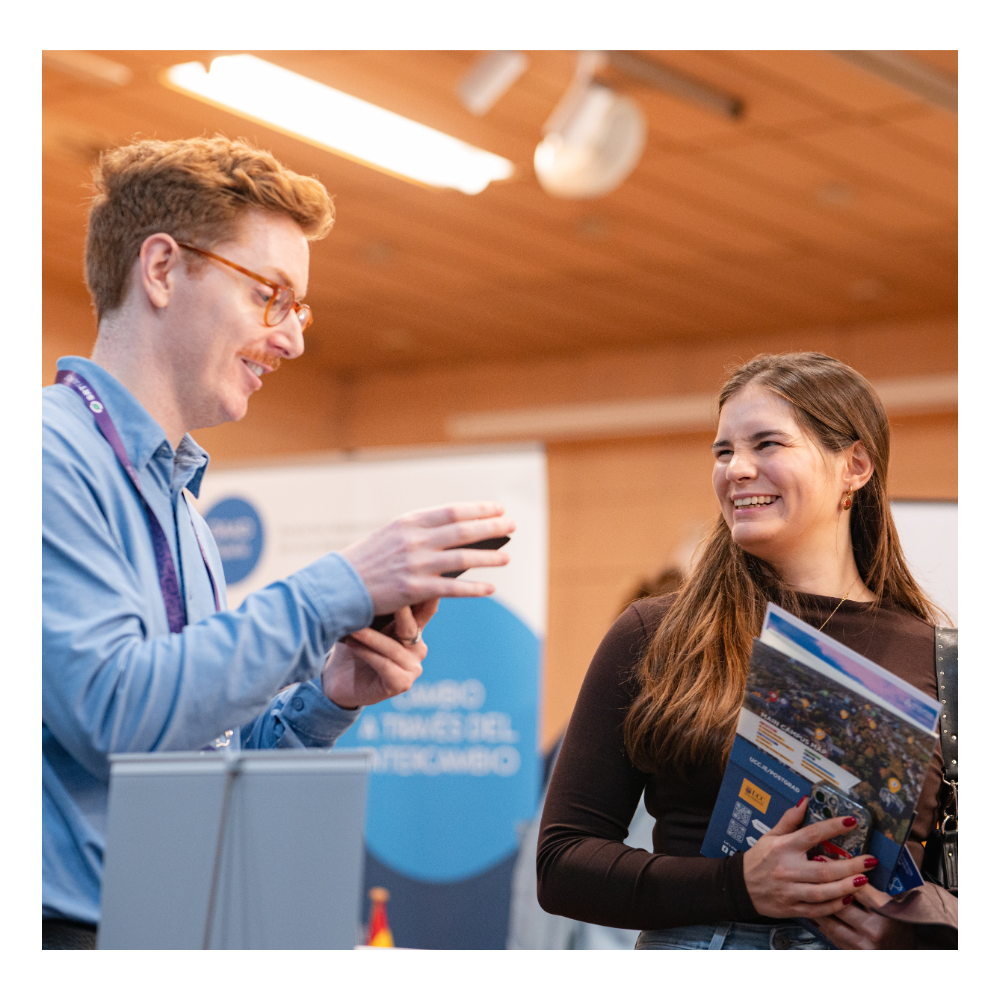 Student speaking with a university representative at an SRT ConnectED event